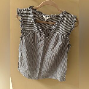 Crown & Ivy sleeveless Top Size L